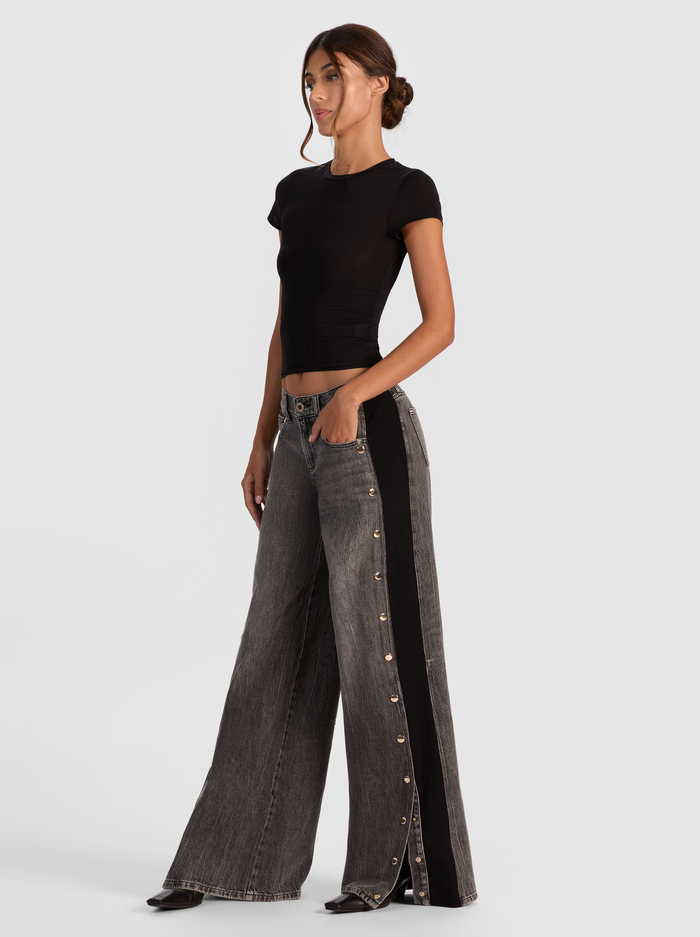 AMAZING SNAP JEAN - GEORGIA VINTAGE BLACK image 1 - Alice And Olivia