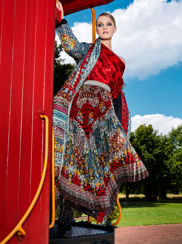 JULIAN OVERSIZED PAISLEY PUFFER - ALWAYS FOREVER MULTI image 6 - ALICE + OLIVIA