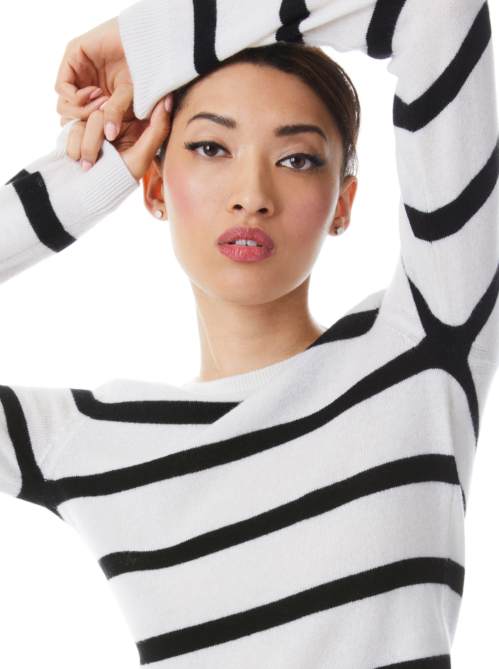 LUNA STRIPED CREWNECK - ECRU/BLACK image 3 - Alice And Olivia