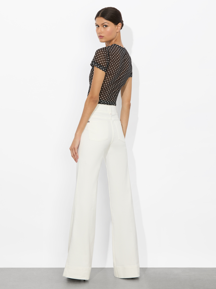 TESS TEE - BLACK/OFF WHITE POLKA DOT image 2 - Alice And Olivia