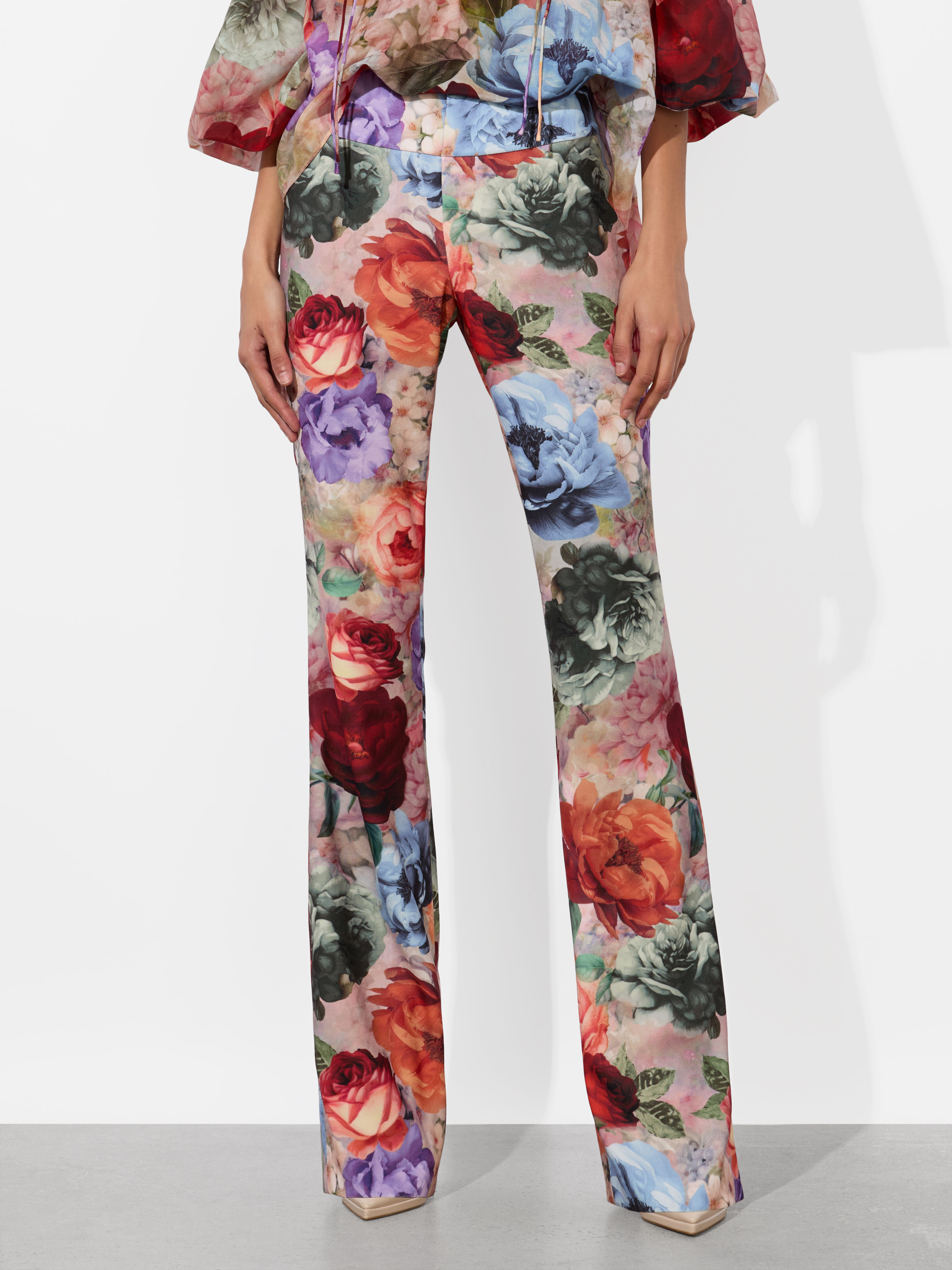Olivia Bootcut Pant In Storm Floral Sm | Alice + Olivia