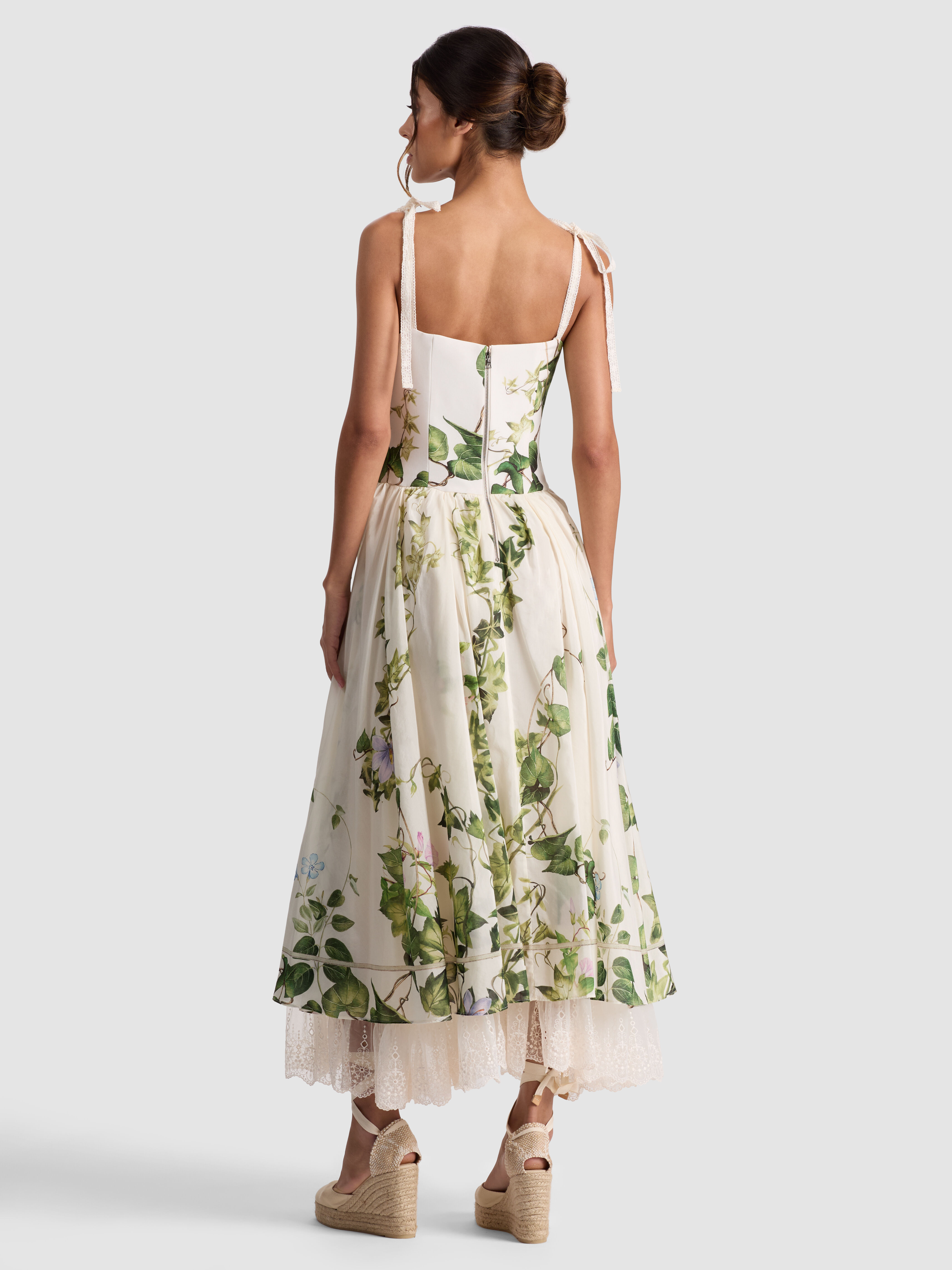 【Alice+Olivia】DELORA 花柄 オープンバック マキシ丈 ドレス Delora Open Back Maxi Dress In Rosehips | Alice + Olivia