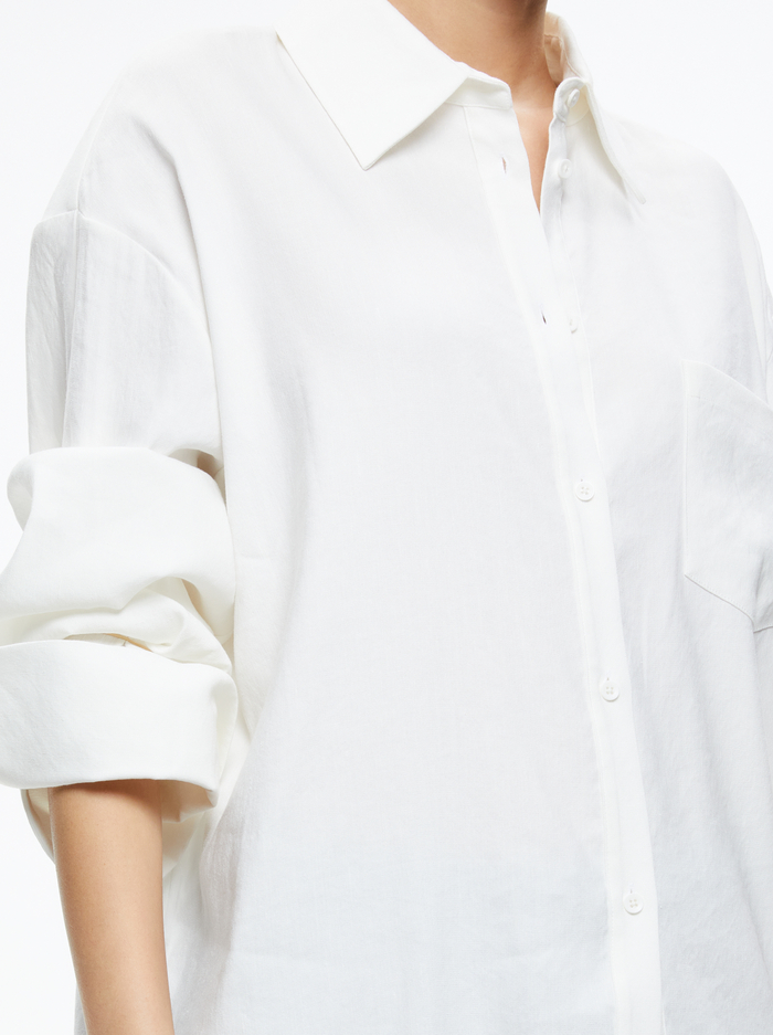 FINELY OVERSIZED LINEN BUTTON DOWN SHIRT - WHITE image 4 - Alice And Olivia