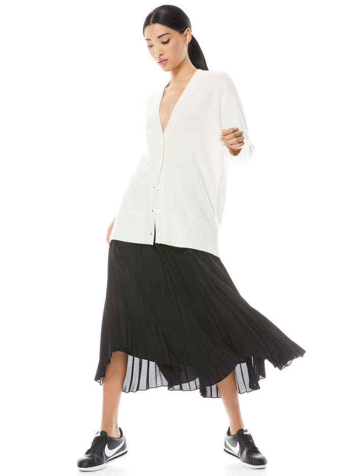 IVA PLEATED MIDI SKIRT - BLACK image 4 - Alice And Olivia