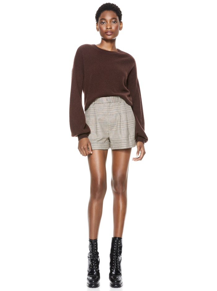 CONRY PLEATED CUFF SHORT - AFTERGLOW PLAID image 4 - Alice And Olivia