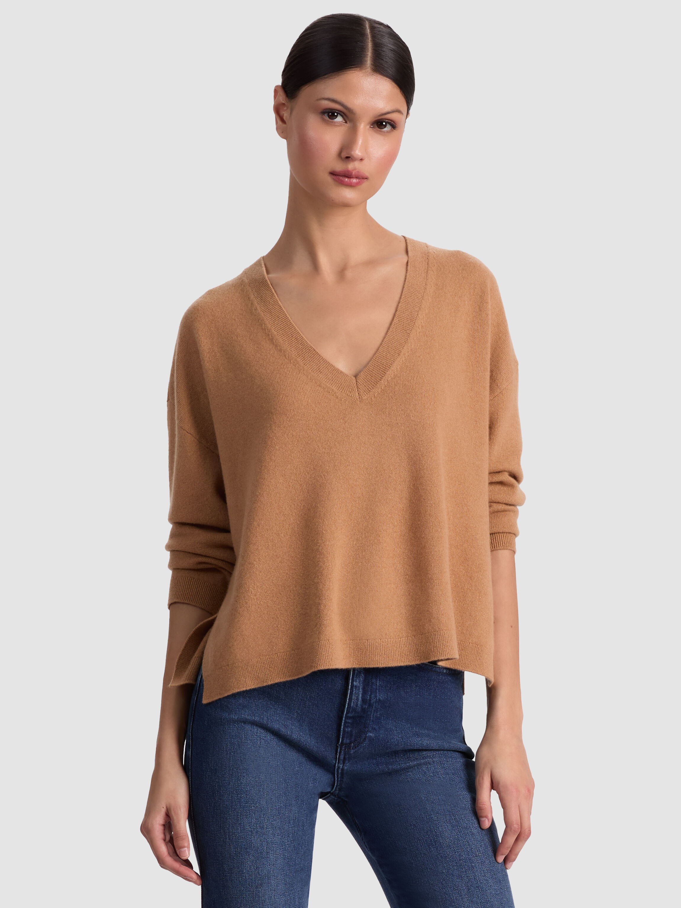 WILLIAMS CASHMERE PULLOVER in PRALINE | ALICE + OLIVIA