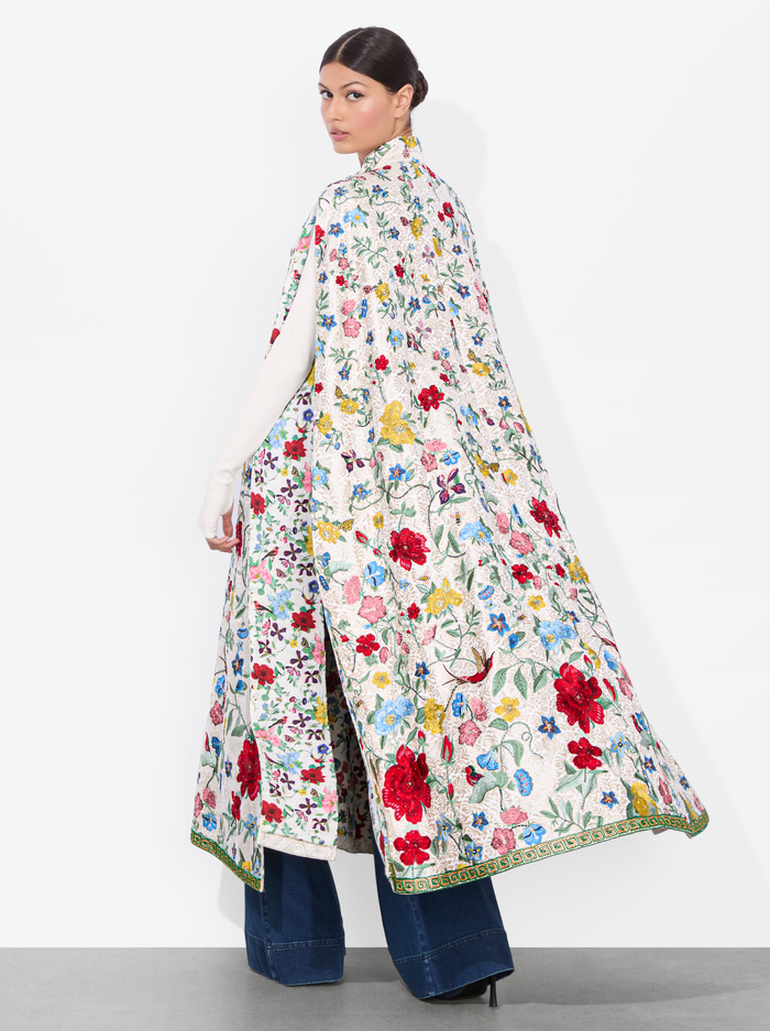 SOILA MAXI CAPE - DOLLHOUSE image 2 - Alice And Olivia