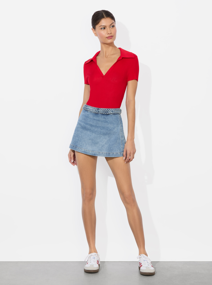 LAKELYN DENIM SKORT - PEYTON VINTAGE BLUE image 4 - Alice And Olivia
