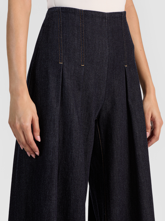 HENRY PLEATED DENIM PANT - DARK RINSE image 3 - ALICE + OLIVIA