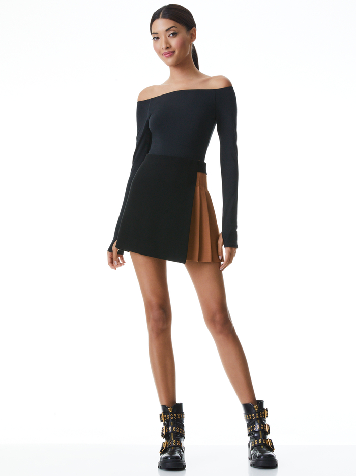TONI MINI SKIRT - BLACK/CAMEL image 2 - Alice And Olivia