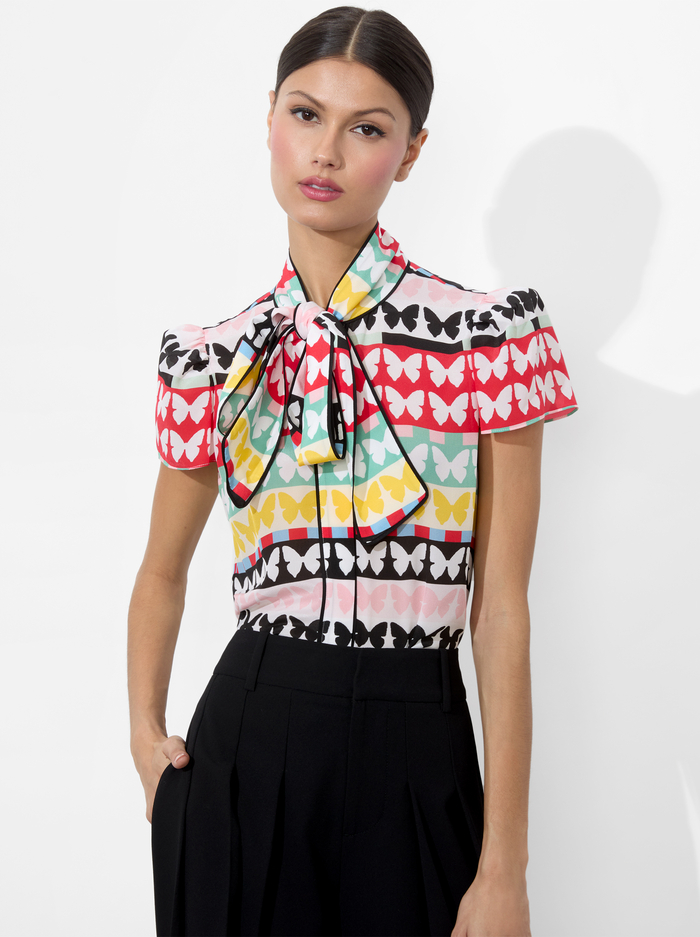 JEANNIE BUTTON DOWN - FLUTTERS - Alice And Olivia