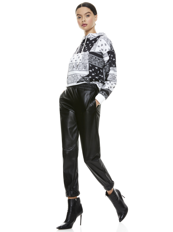 NIKI CROPPED BANDANA HOODIE - VINTAGE BANDANA PATCH BLK/WHT image 5 - Alice And Olivia