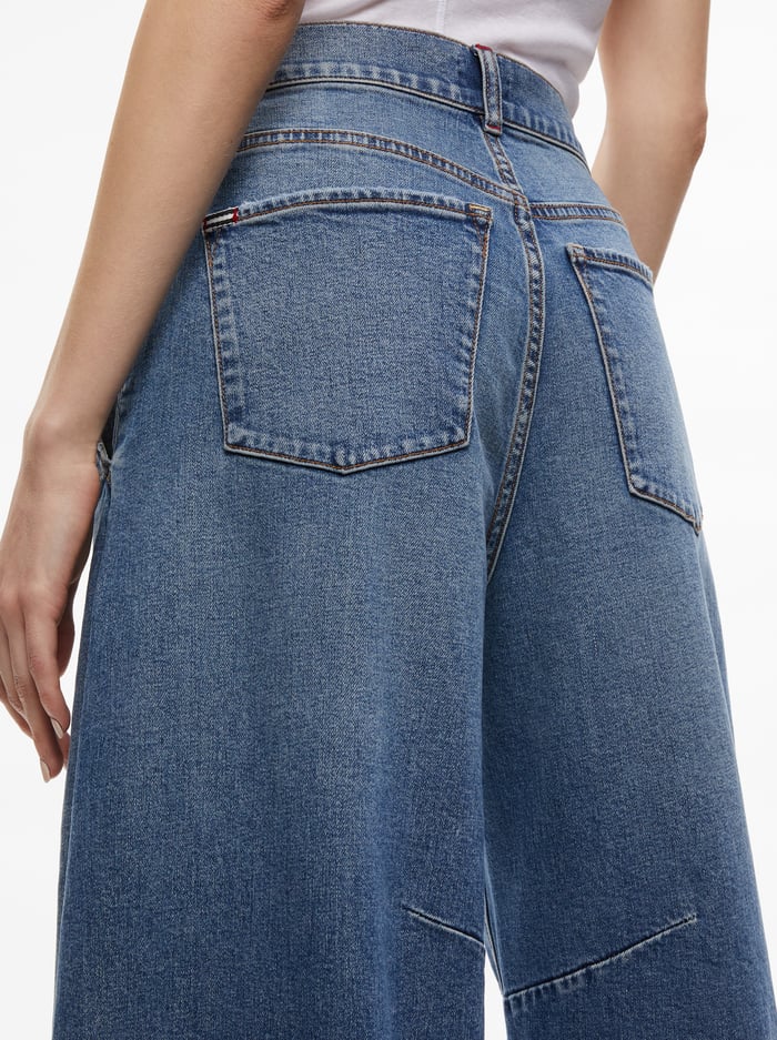 PARKER LOW RISE BALLOON LEG JEAN - AVERY BLUE image 3 - Alice And Olivia