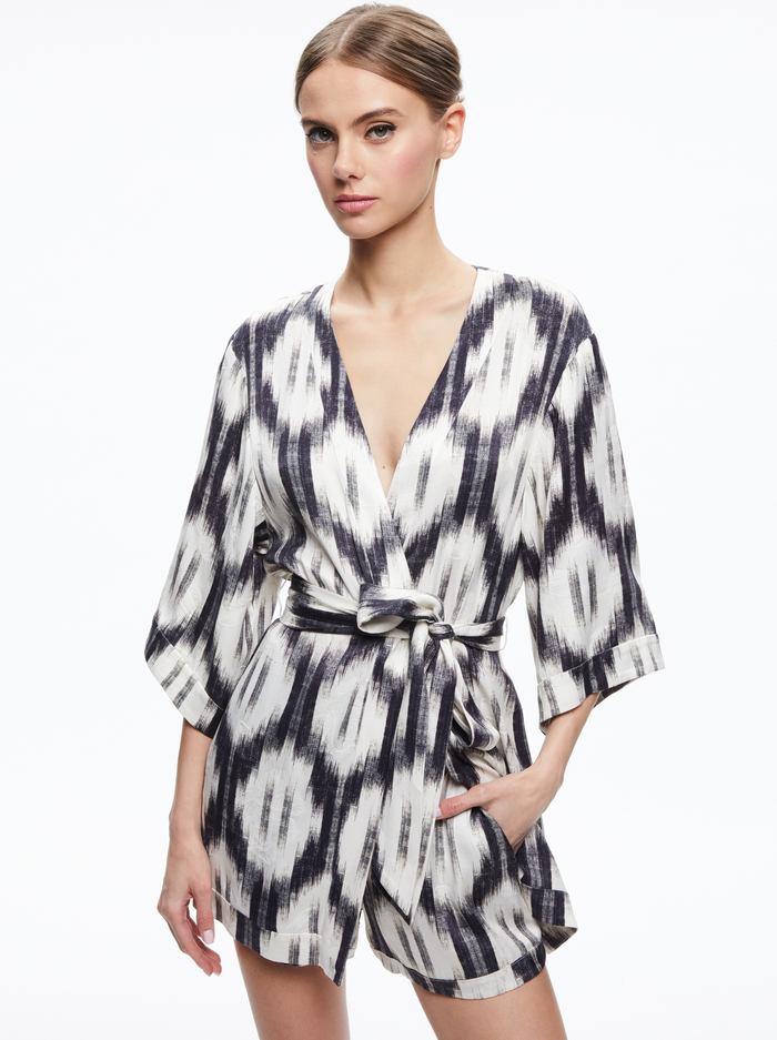 DOMINO KIMONO WITH TIE BELT - CLASSIC IKAT - Alice And Olivia