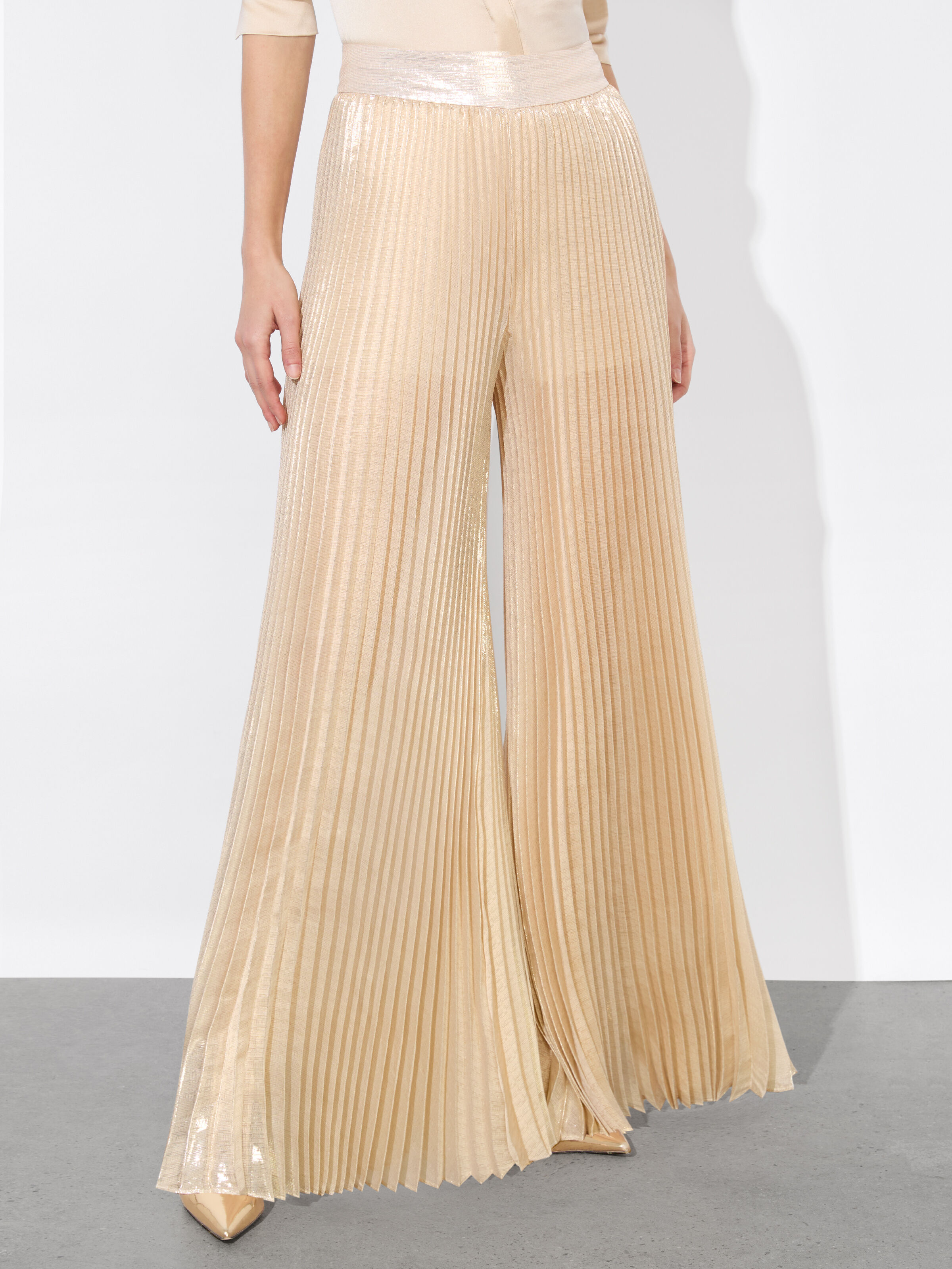 【Alice+Olivia】ROSALIE ワイドレッグ 裏地付き プリーツパンツ Rosalie Pleated Pant In Champagne/gold | Alice + Olivia