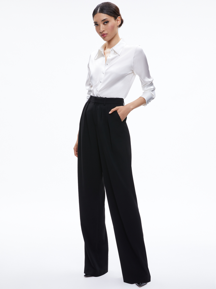WILLA FITTED PLACKET TOP - SOFT WHITE - Alice And Olivia