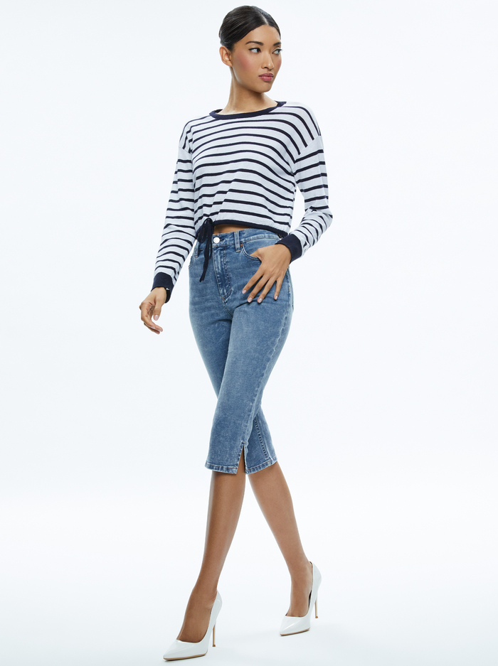 EMMIE MID RISE CLAM DIGGER JEAN - SULLIVAN VINTAGE BLUE image 4 - Alice And Olivia