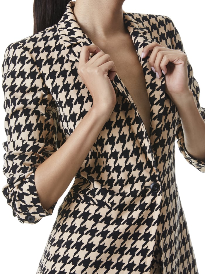 BREANN HOUNDSTOOTH FITTED BLAZER - ALMOND/BLACK image 3 - Alice And Olivia