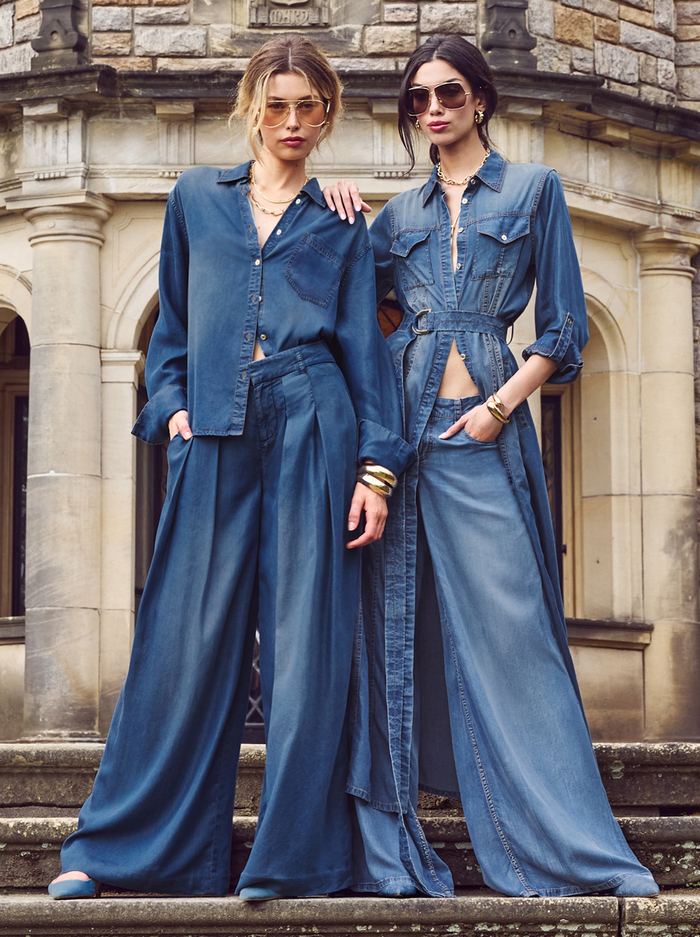 BLAIRE PLEATED JEAN - BROOKLYN BLUE image 6 - ALICE + OLIVIA
