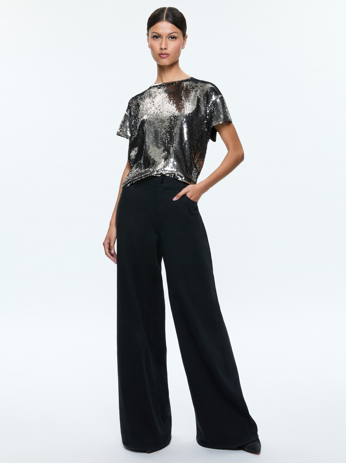 EVAN SEQUIN OVERSIZED TEE - GUNMETAL image 4 - Alice And Olivia