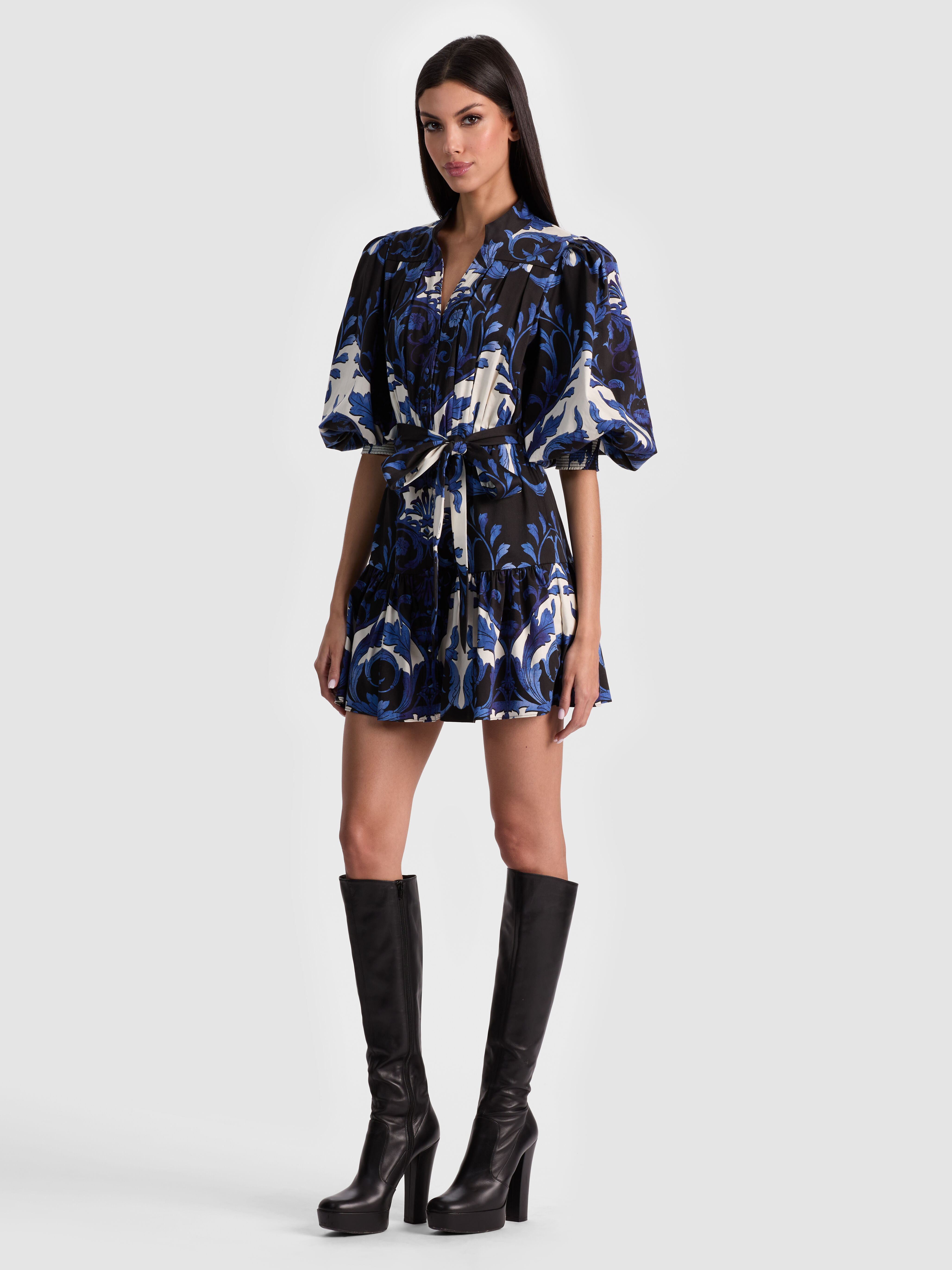 【Alice+Olivia】CORA 花柄 タイウエスト ミニ丈 シャツドレス alice + olivia Women's Cora Voluminous Tiered Mini Shirt