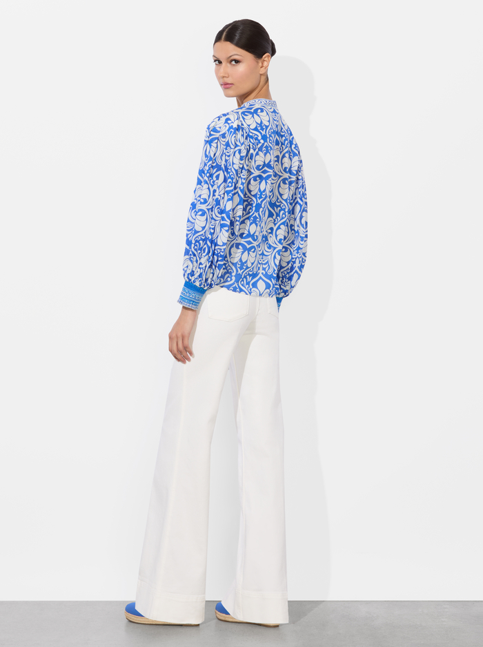 APRIL PRINTED BLOUSE - SOIREE TRUE BLUE image 2 - Alice And Olivia