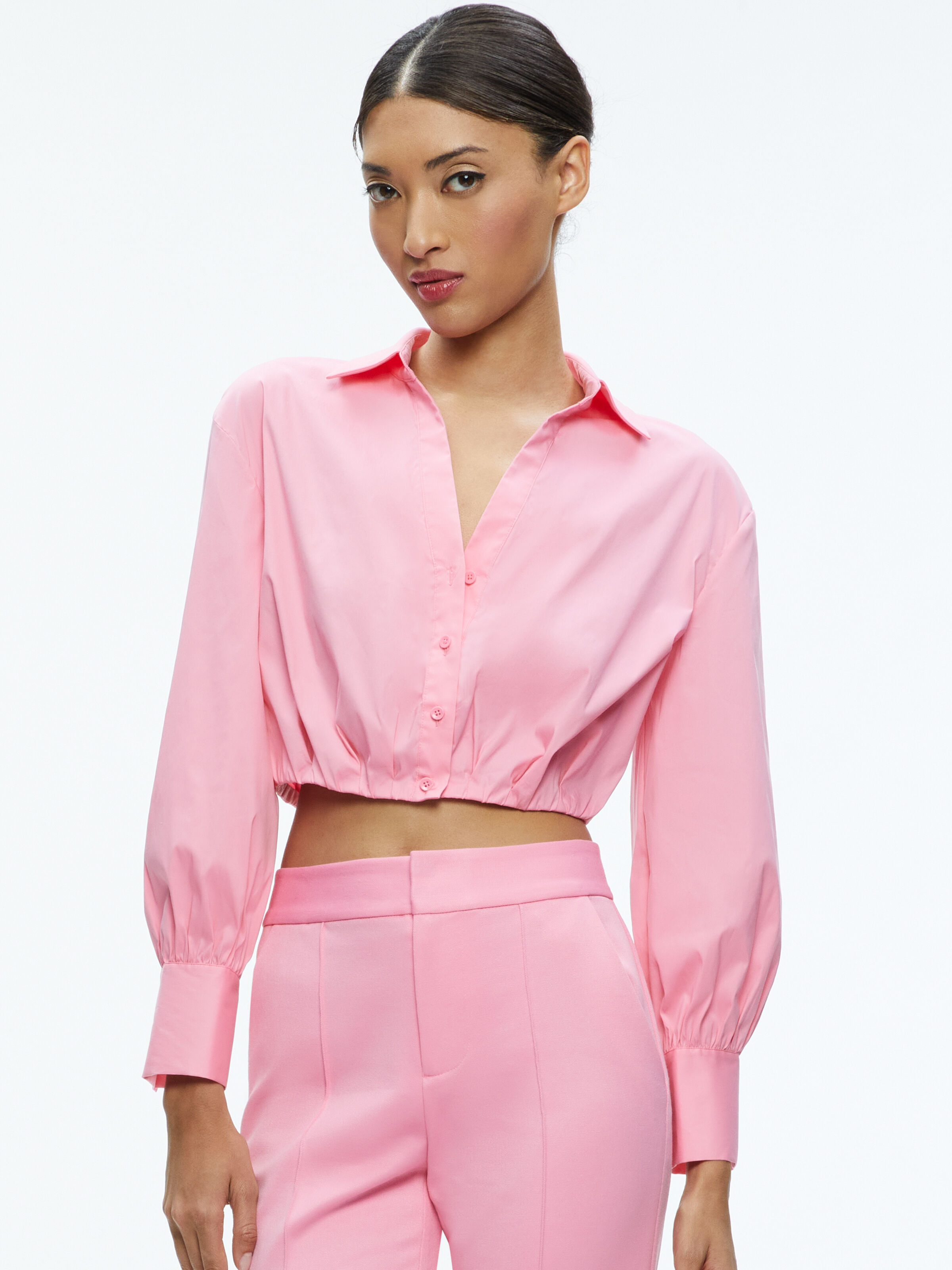 TRUDY CROPPED BUTTON DOWN in CHERRY BLOSSOM | ALICE + OLIVIA