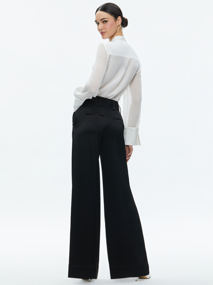 BRADY OVERSIZED BUTTON DOWN WITH BOW TIE - OFF WHITE image 1 - Alice And Olivia