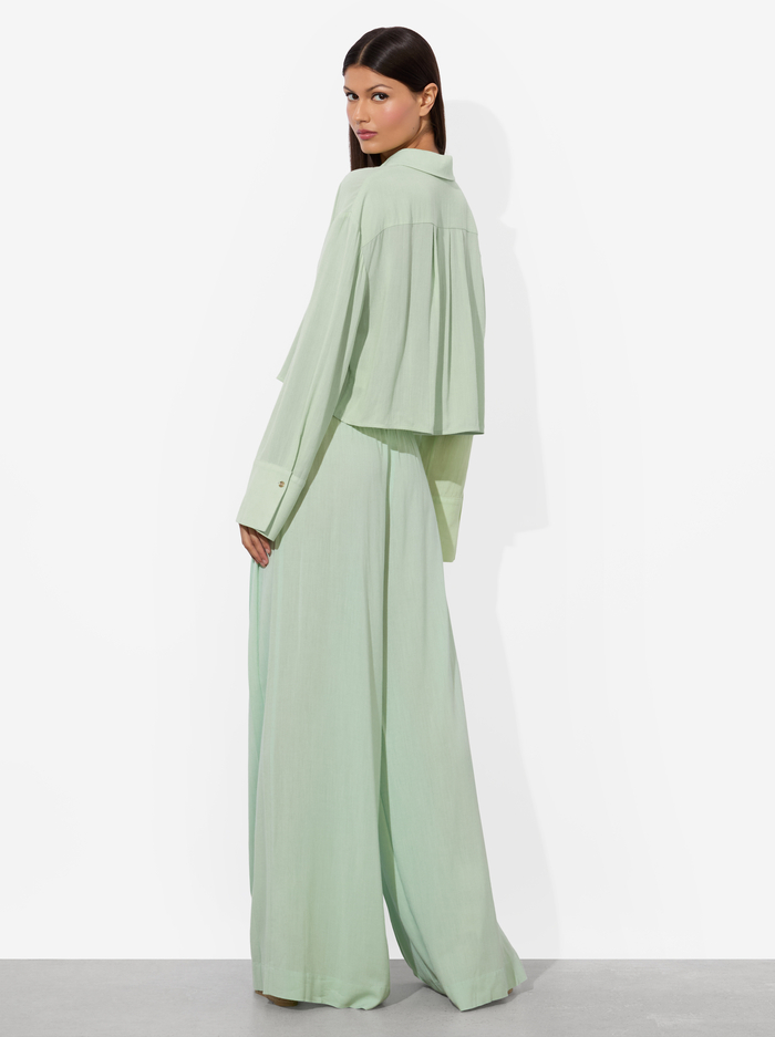 FINELY CROPPED BUTTON DOWN - GREEN TEA image 2 - Alice And Olivia