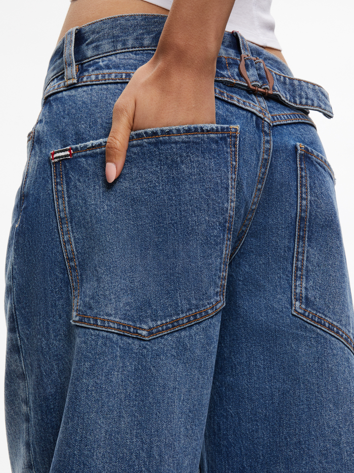 ERNIE LOW RISE BUCKLE BACK JEAN - AVERY BLUE - Alice And Olivia