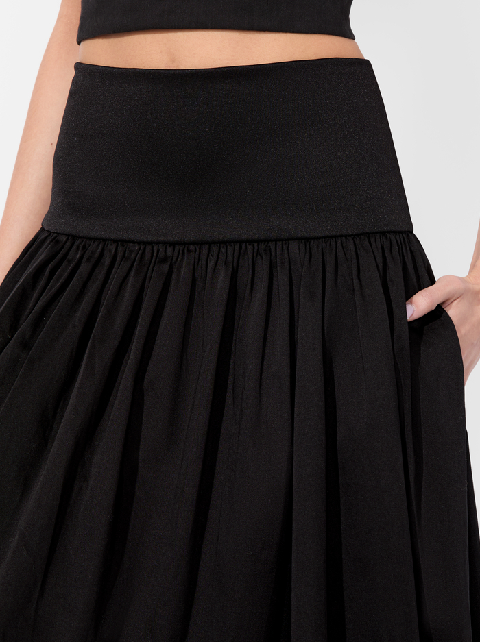 ORIANA DROP WAIST MIDI SKIRT - BLACK image 3 - Alice And Olivia