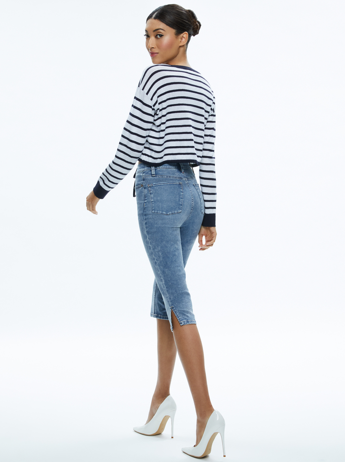 EMMIE MID RISE CLAM DIGGER JEAN - SULLIVAN VINTAGE BLUE image 2 - Alice And Olivia