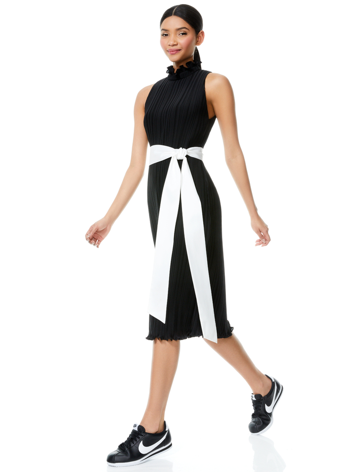 SHAYNA PLEATED MIDI DRESS - BLACK image 4 - Alice And Olivia