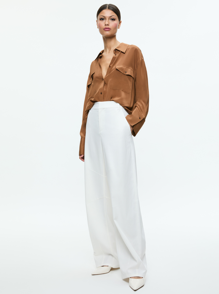 FINELY OVERSIZED UTILITY SHIRT - CAMEL image 4 - Alice And Olivia