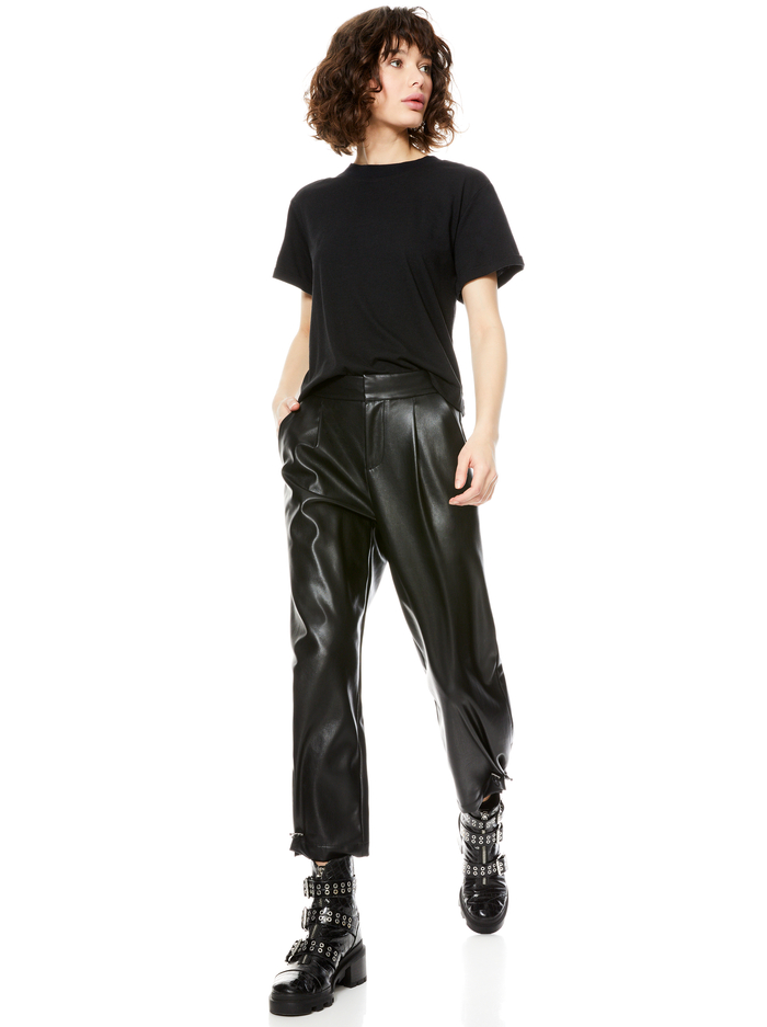 COREY STRONG SHOULDER TOP - BLACK image 4 - Alice And Olivia