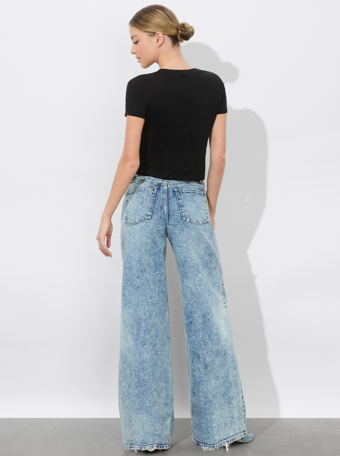 CINDY CROPPED LINEN TEE - BLACK image 2 - Alice And Olivia