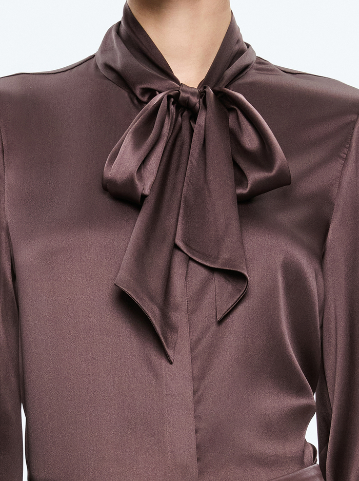 LLOYD BUTTON DOWN - ESPRESSO image 3 - Alice And Olivia