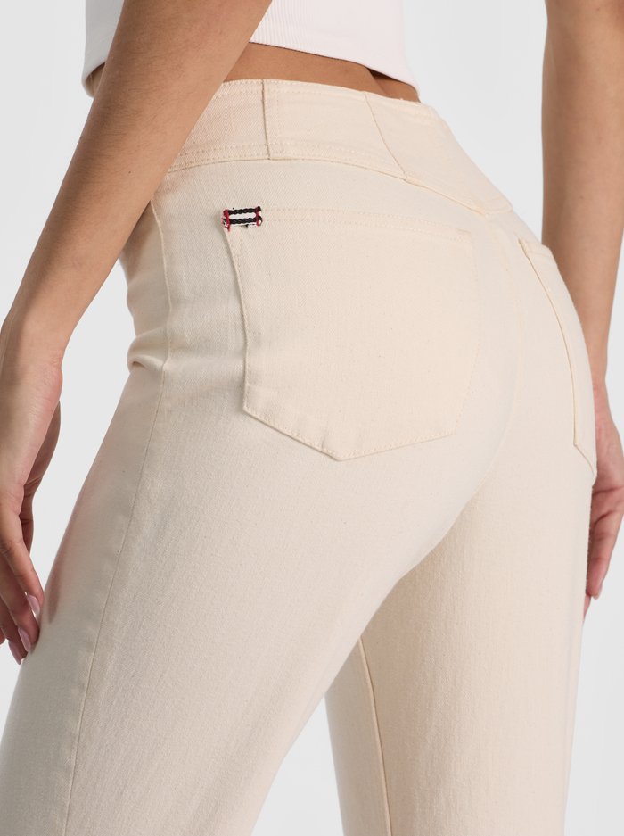 CHELSEA V-WAIST JEAN - OFF WHITE image 3 - ALICE + OLIVIA