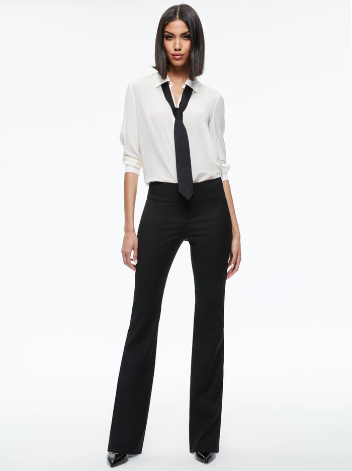 OLIVIA BOOTCUT PANT - BLACK image 2 - Alice And Olivia
