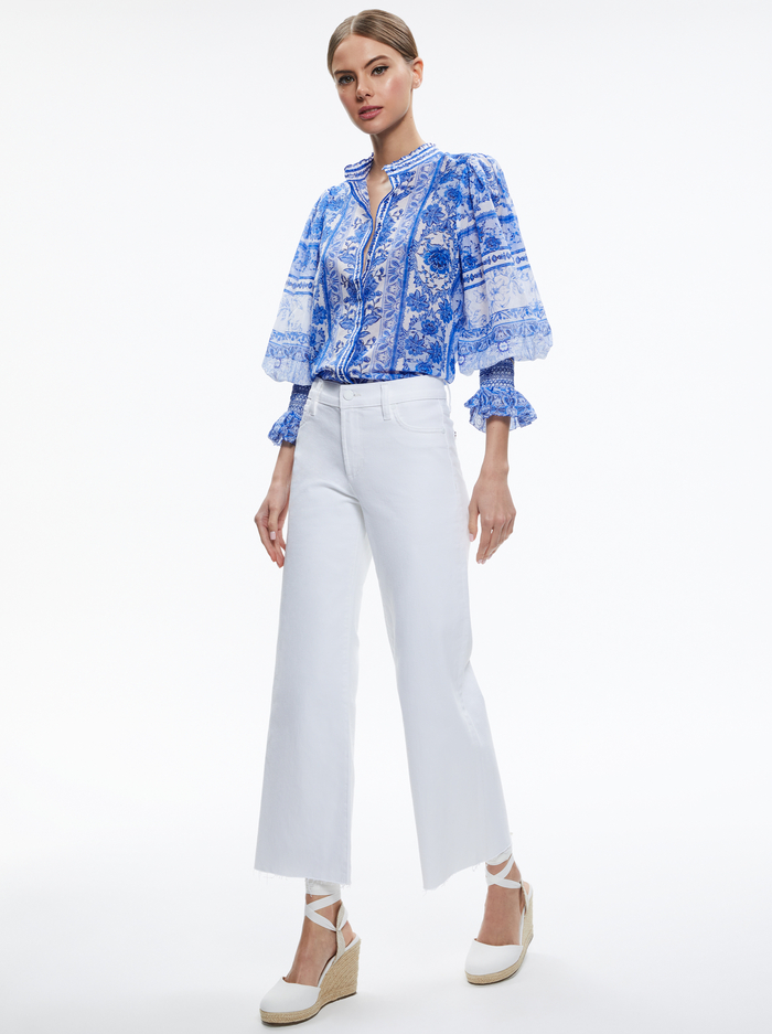 ROXIE LOW RISE FLARED LEG JEAN - WHITE image 4 - Alice And Olivia