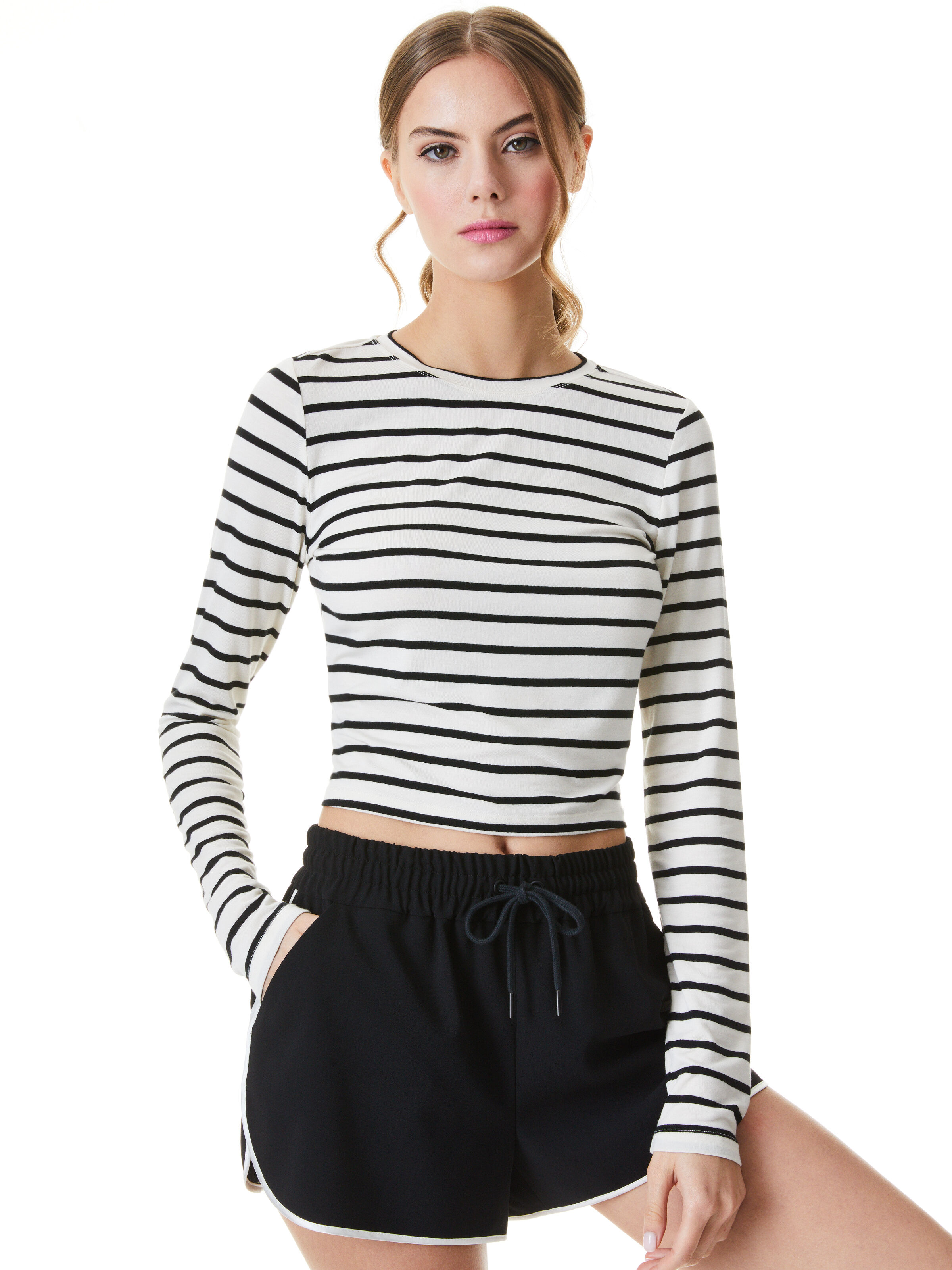 Delaina Striped Crew Neck Top In Black/off White | Alice +
