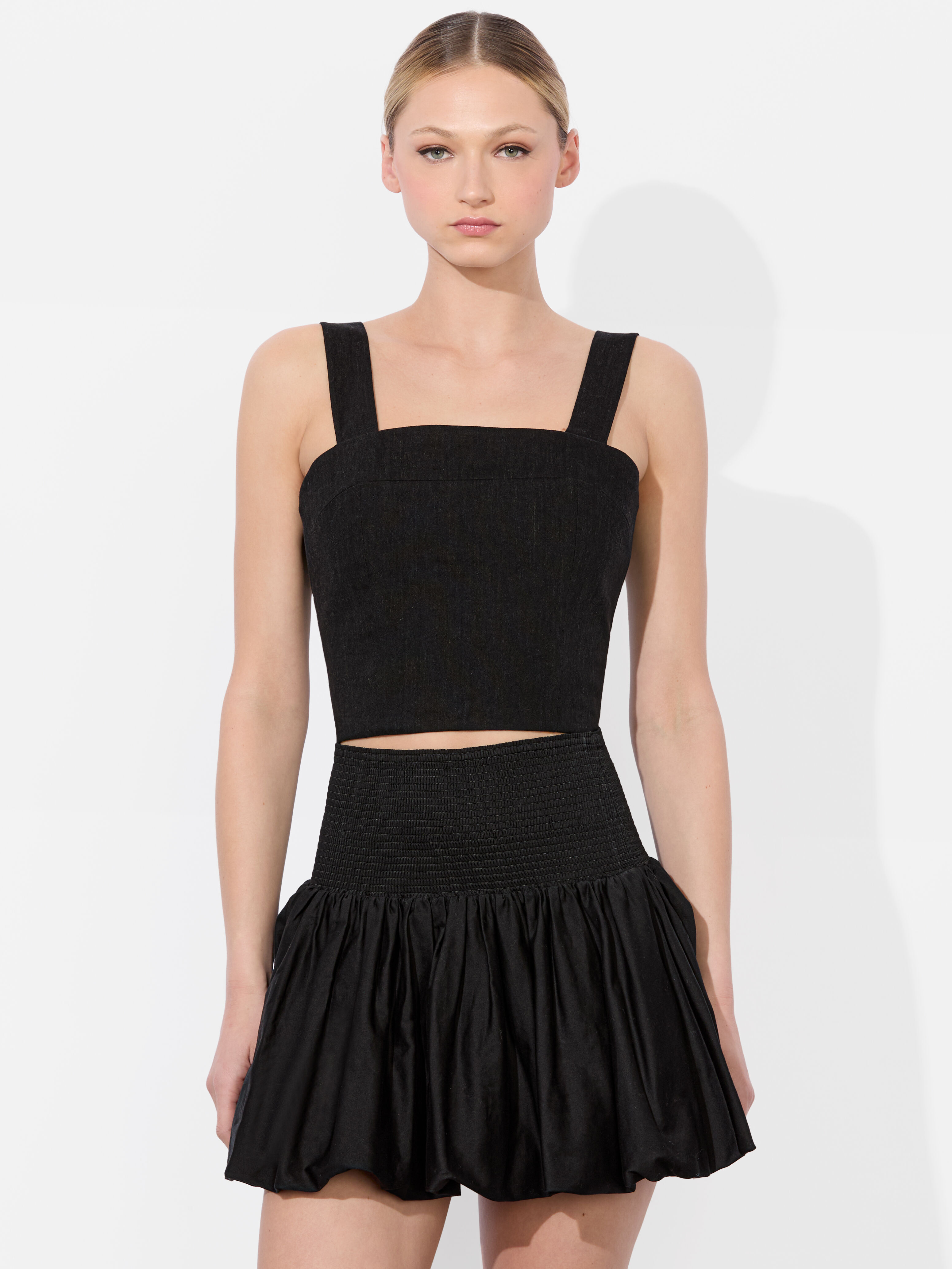 Arden Drop Waist Mini Skirt In Black | Alice + Olivia