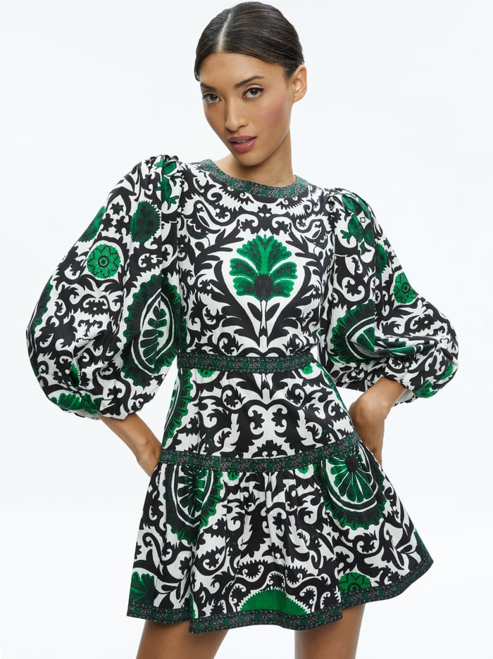 SHAYLA PLEATED SLEEVE TIERED DRESS - MONARCH LIGHT EMERALD MEDIUM image 2 - Alice And Olivia