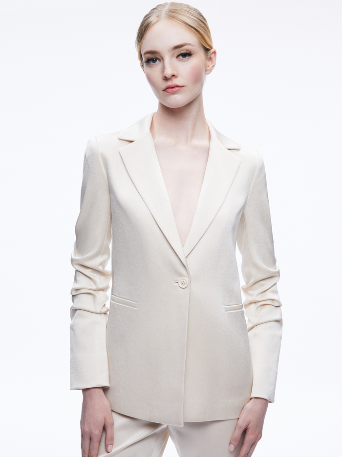 PAILEY FITTED NOTCH COLLAR BLAZER - CHAMPAGNE - Alice And Olivia