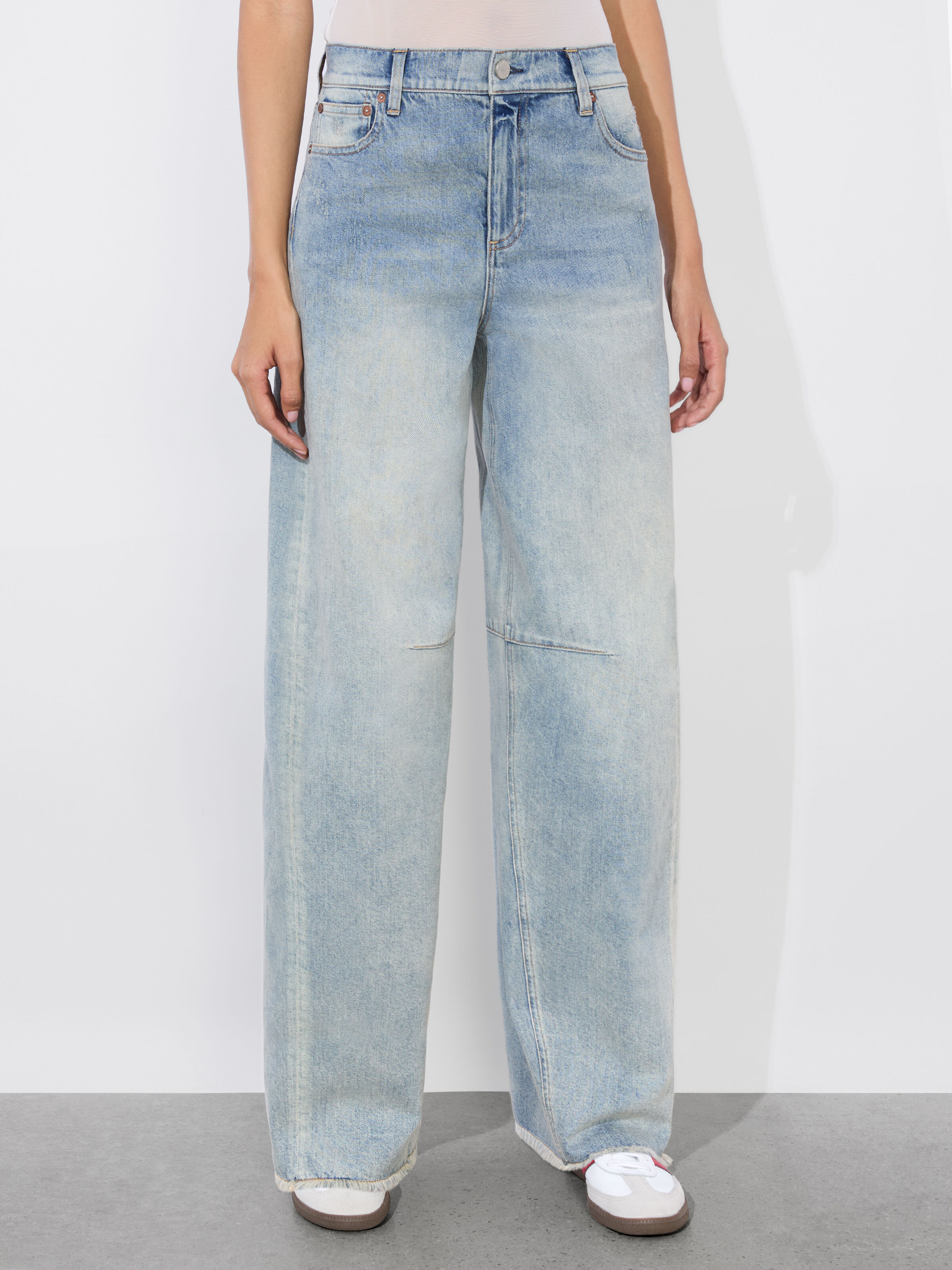 Weezy Embellished Jean In Sierra Light Blue | Alice + Olivia Weezy Embellished Jean In Sierra Light Blue | Alice + Olivia