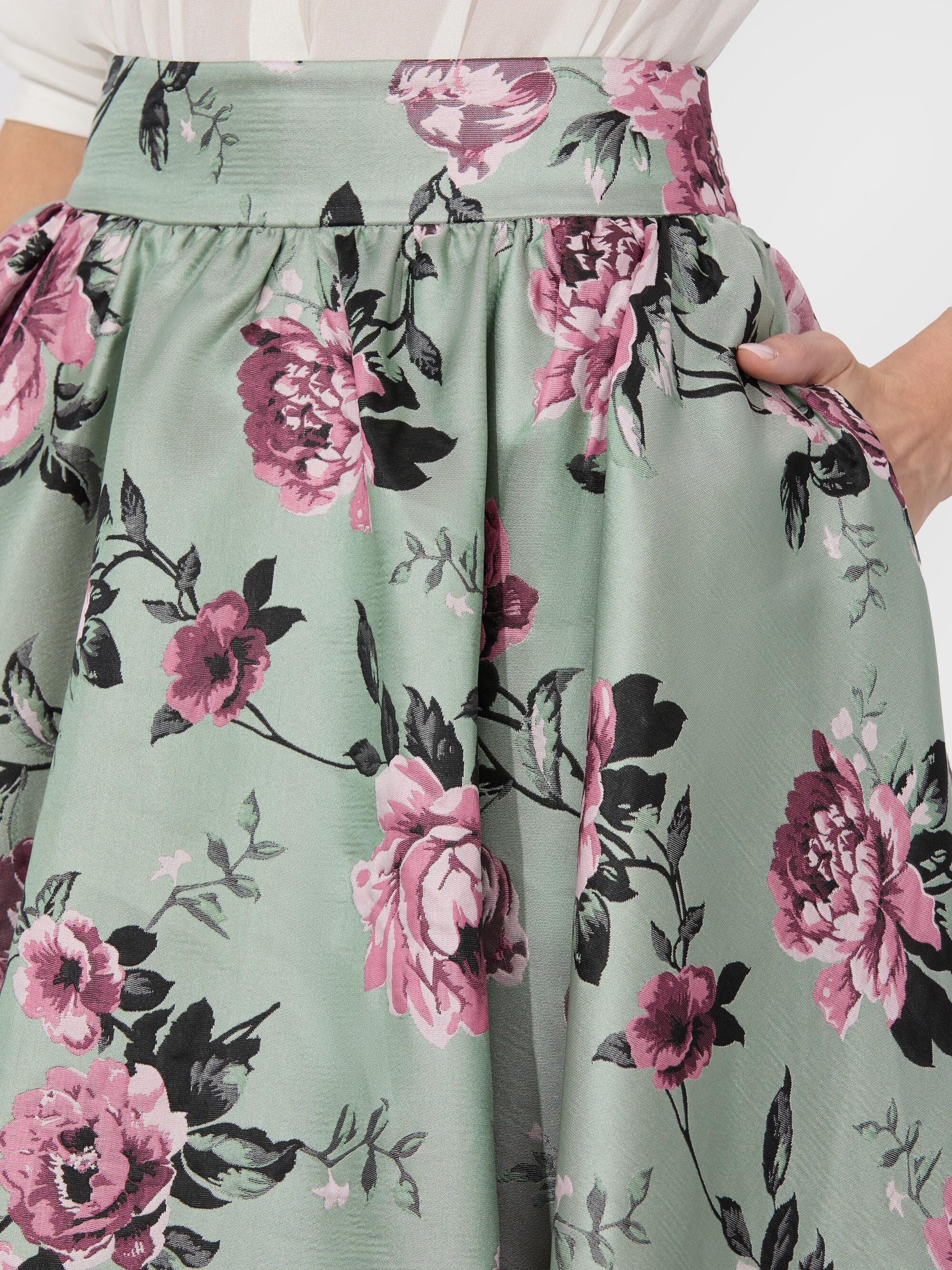 Nilda Voluminous Skirt In Sage Multi Alice + Olivia