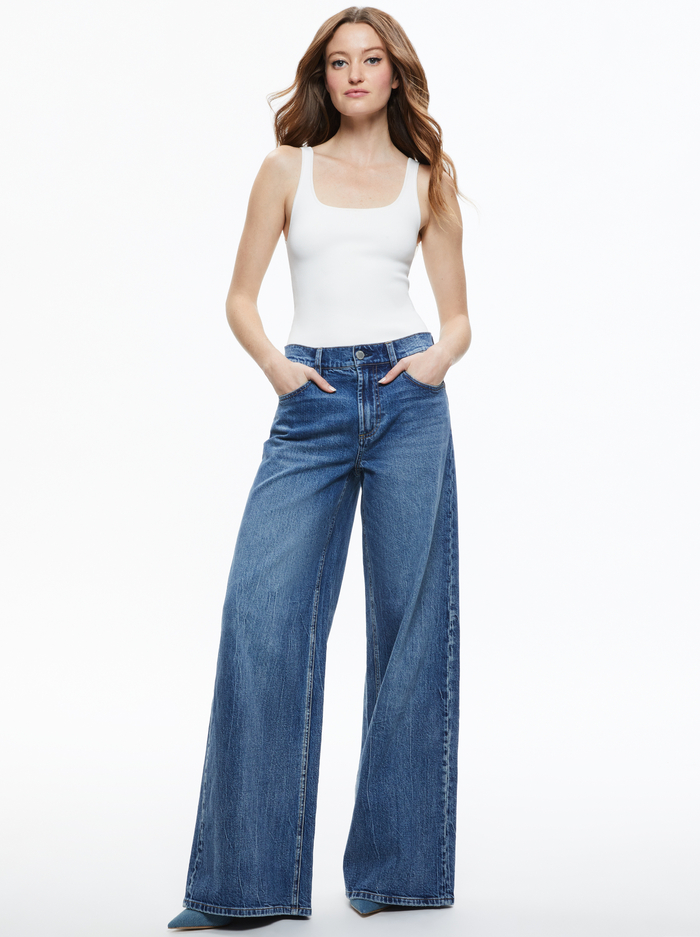 Trish Mid Rise Baggy Jean In Brooklyn Blue | Alice And Olivia