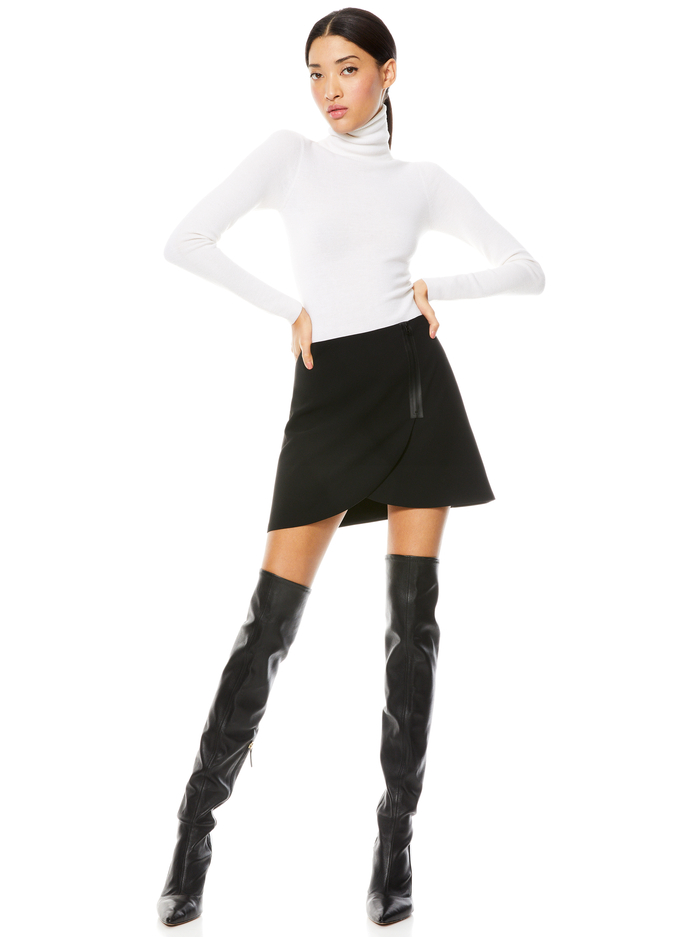 LENNON SIDE ZIP MINI SKIRT - BLACK image 4 - Alice And Olivia