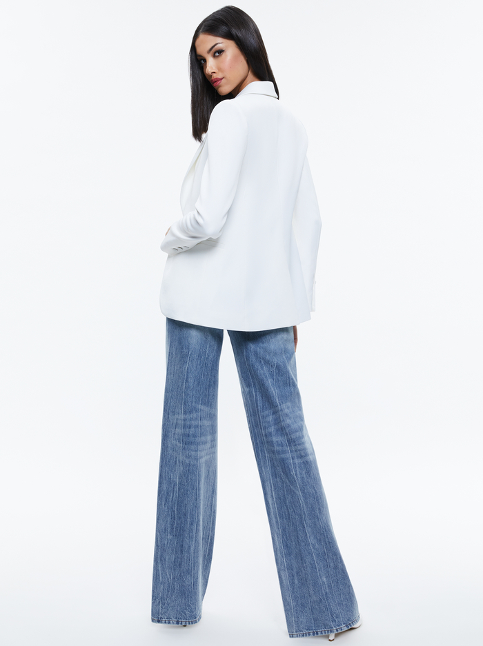 BLAKE FITTED BLAZER - OFF WHITE image 2 - Alice And Olivia