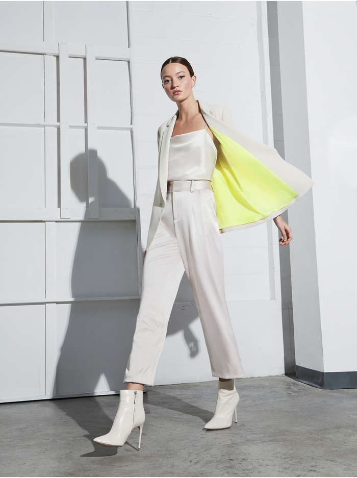 HARMON SLIP TANK - TAUPE image 4 - Alice And Olivia